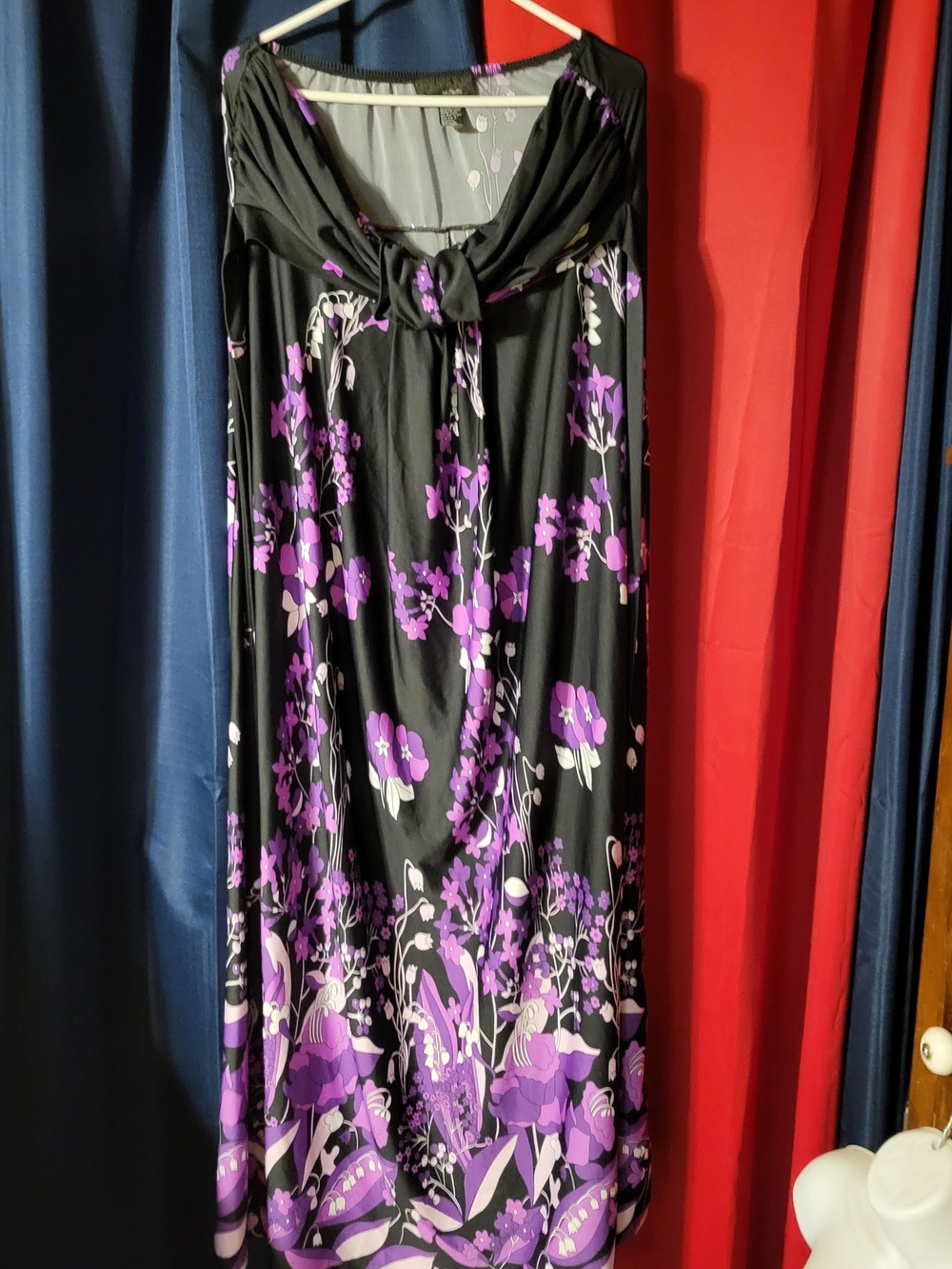 Hypnotik Black Maxi Dress with Purple Floral Print 3x Sleveless